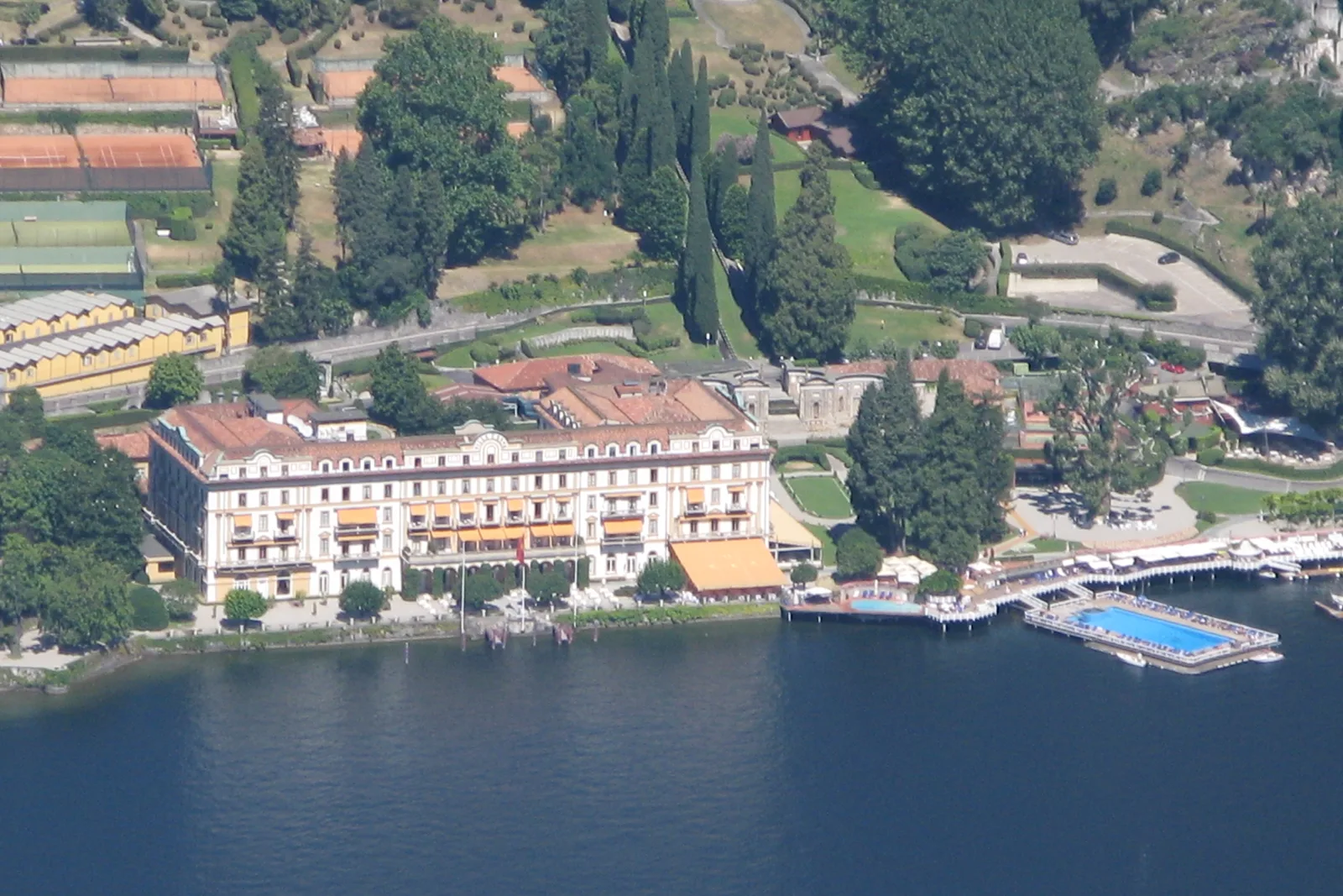 Private transfer from Milan Malpensa Airport (MXP) to Cernobbio — 56 km, licensed chauffeur