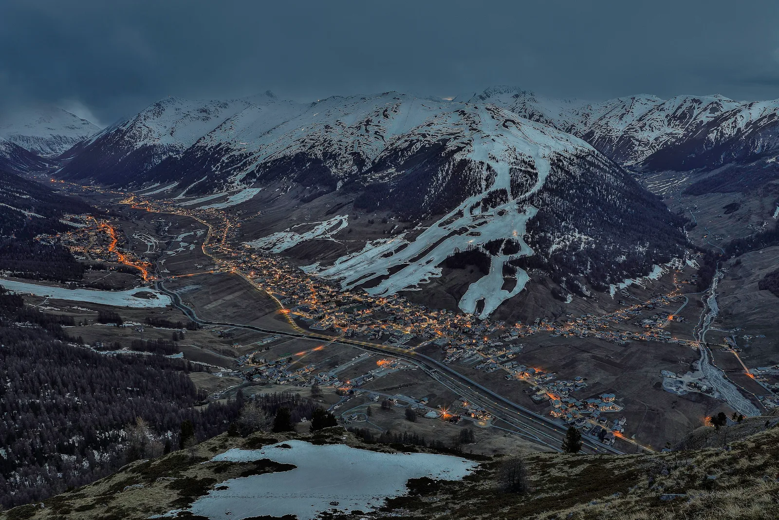 Private transfer from Milan Malpensa Airport (MXP) to Livigno — 228 km, licensed chauffeur