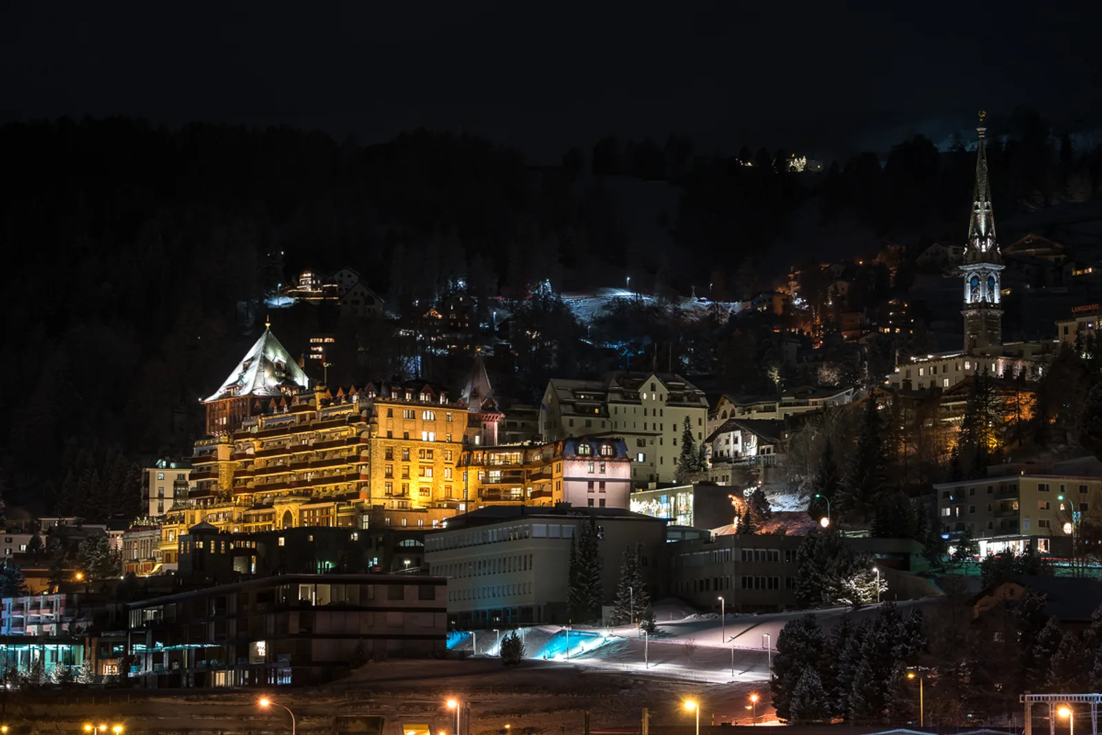 Private transfer from Milan Malpensa Airport (MXP) to St. Moritz (Svizzera) — 190 km, licensed chauffeur